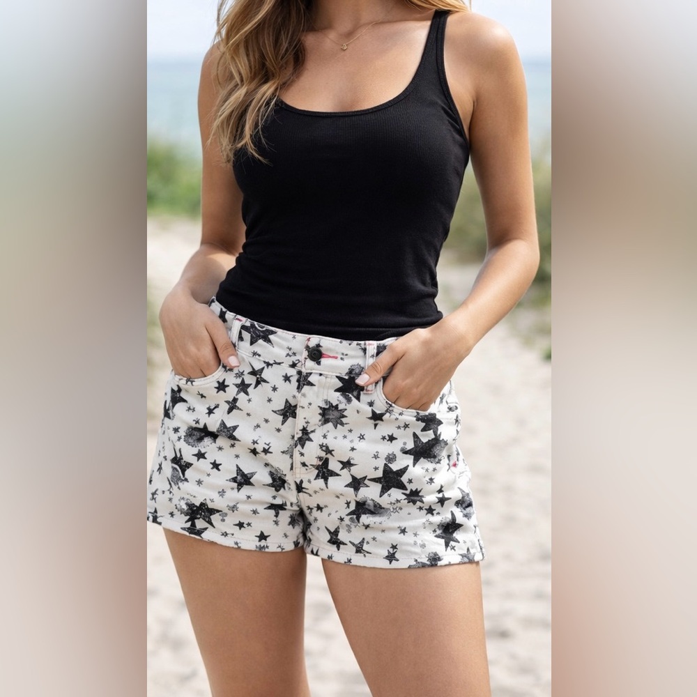 Levi’s White Denim Shorty Shorts Black Star Print Size 13